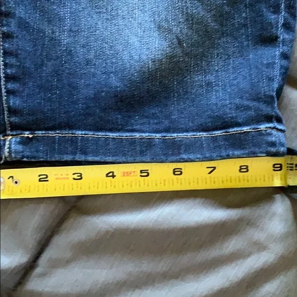 Calvin Klein Jean shorts size 28 waist - Picture 7 of 8